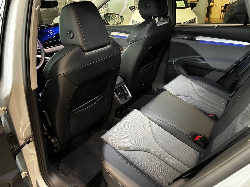 Skoda Enyaq 80 iV Loft 5d