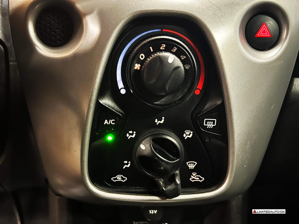 Toyota Aygo 1,0 VVT-i x-press 5d