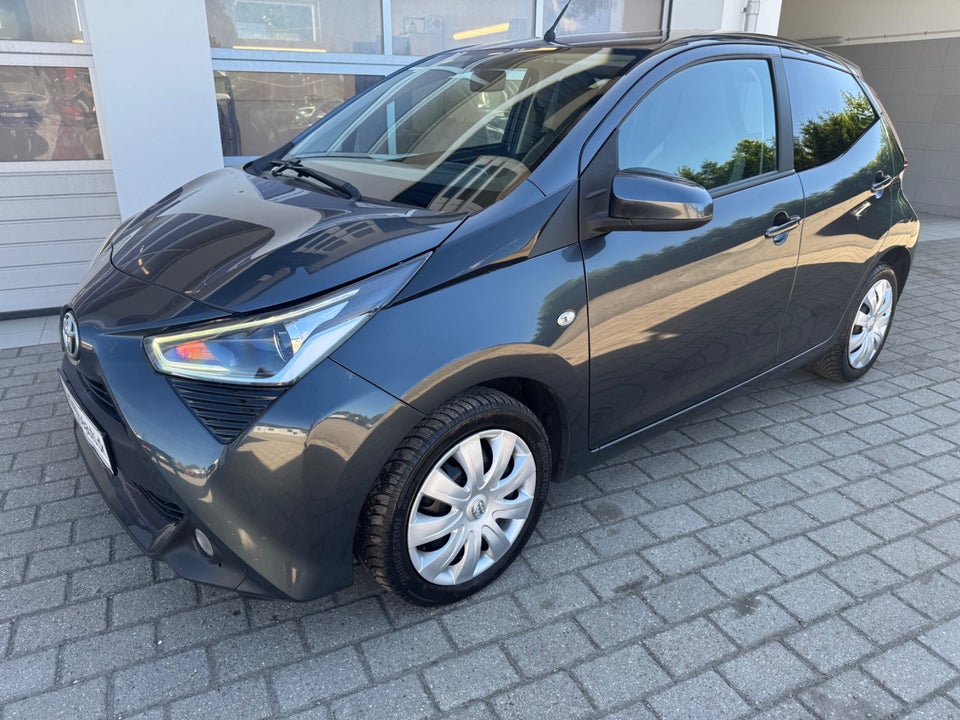Toyota Aygo 1,0 VVT-i x-press 5d