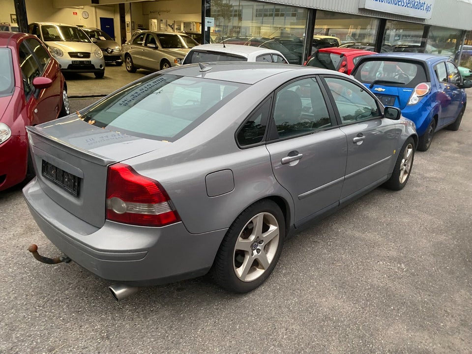 Volvo S40 2,5 T5 Momentum aut. 4d