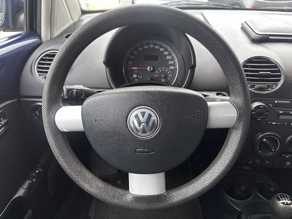 VW New Beetle 1,6 Trendline 2d