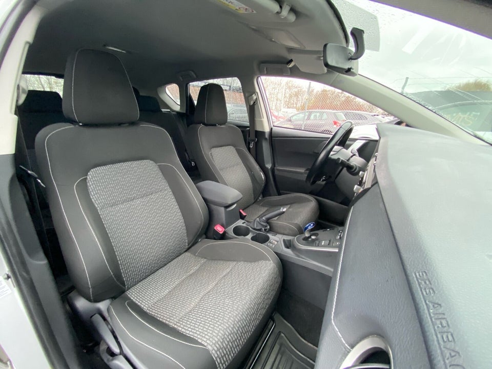 Toyota Auris 1,8 Hybrid H2 Premium CVT 5d