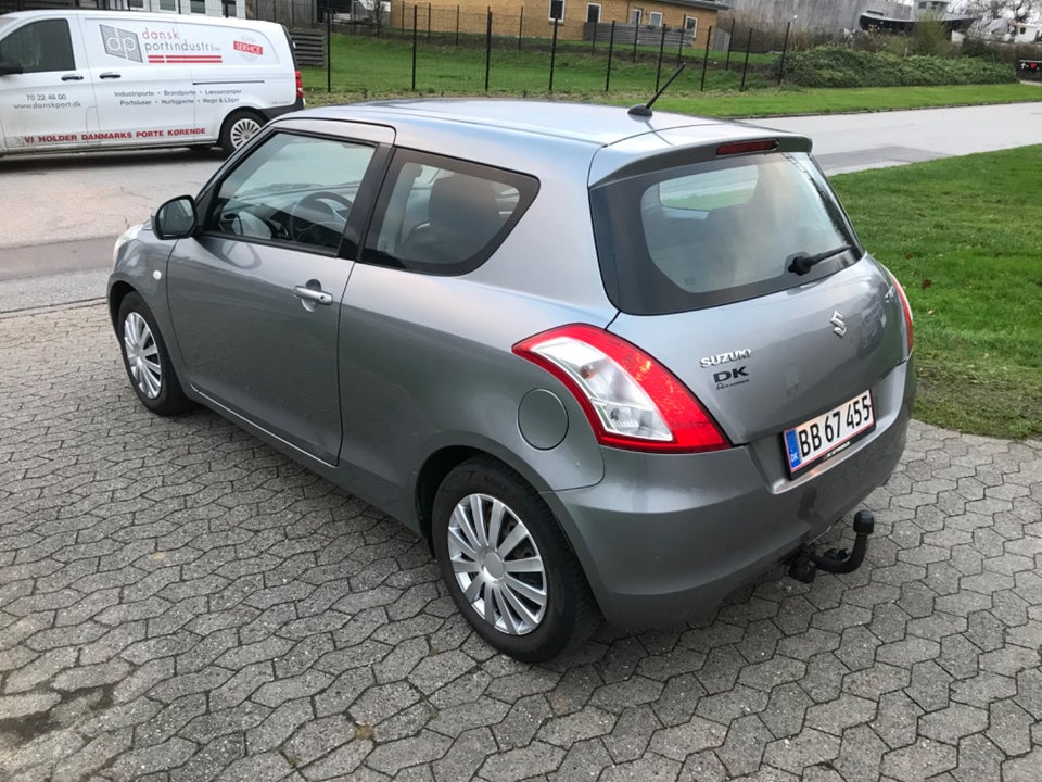 Suzuki Swift 1,2 Dualjet Club 3d
