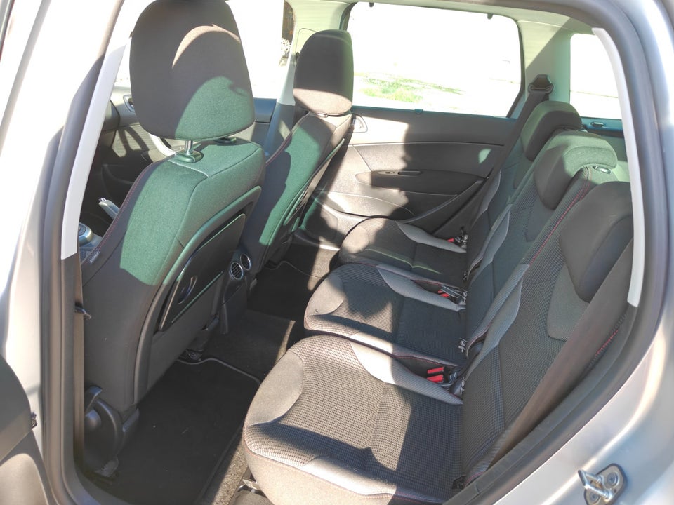 Peugeot 308 1,6 THP 156 Sportium SW 5d