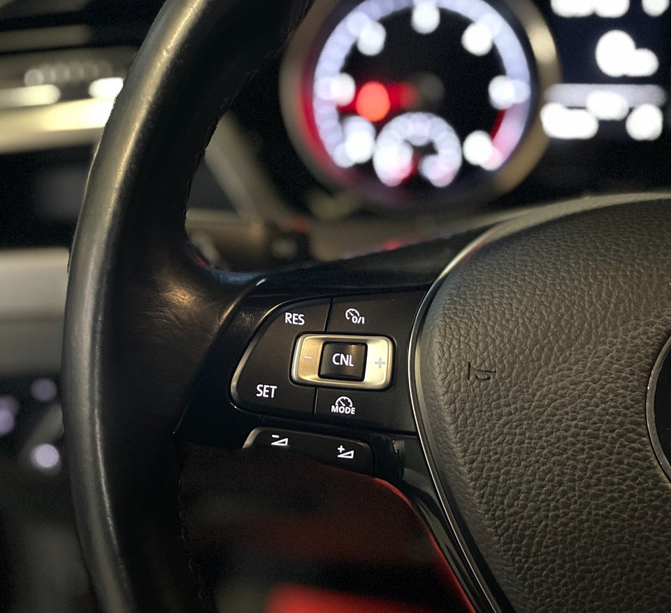 VW Touran 2,0 TDi 150 Comfortline DSG 7prs 5d