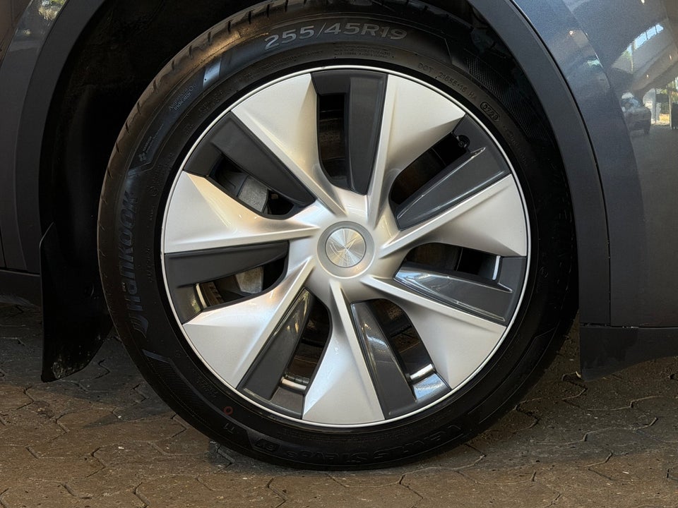 Tesla Model Y RWD 5d