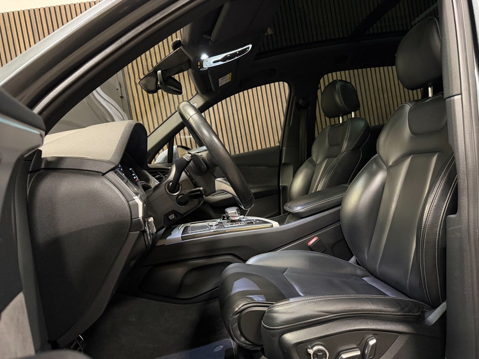 Audi Q7 3,0 TDi 272 S-line quattro Tiptr. 7prs 5d
