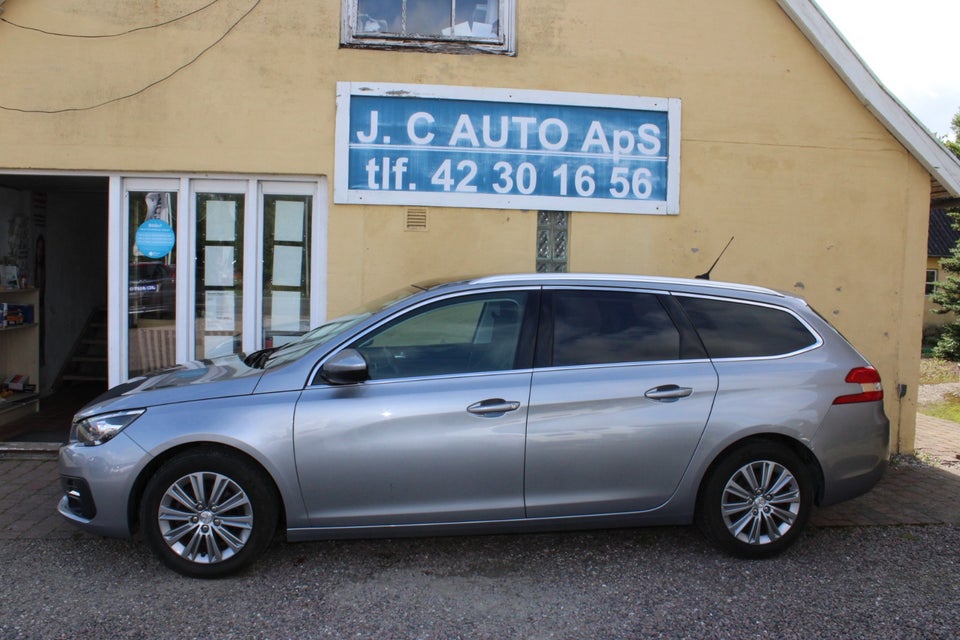 Peugeot 308 1,5 BlueHDi 130 Selection Sky SW 5d