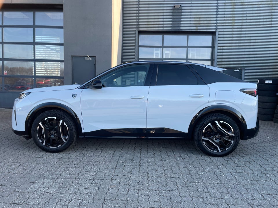 Peugeot e-3008 77 GT Pack 5d