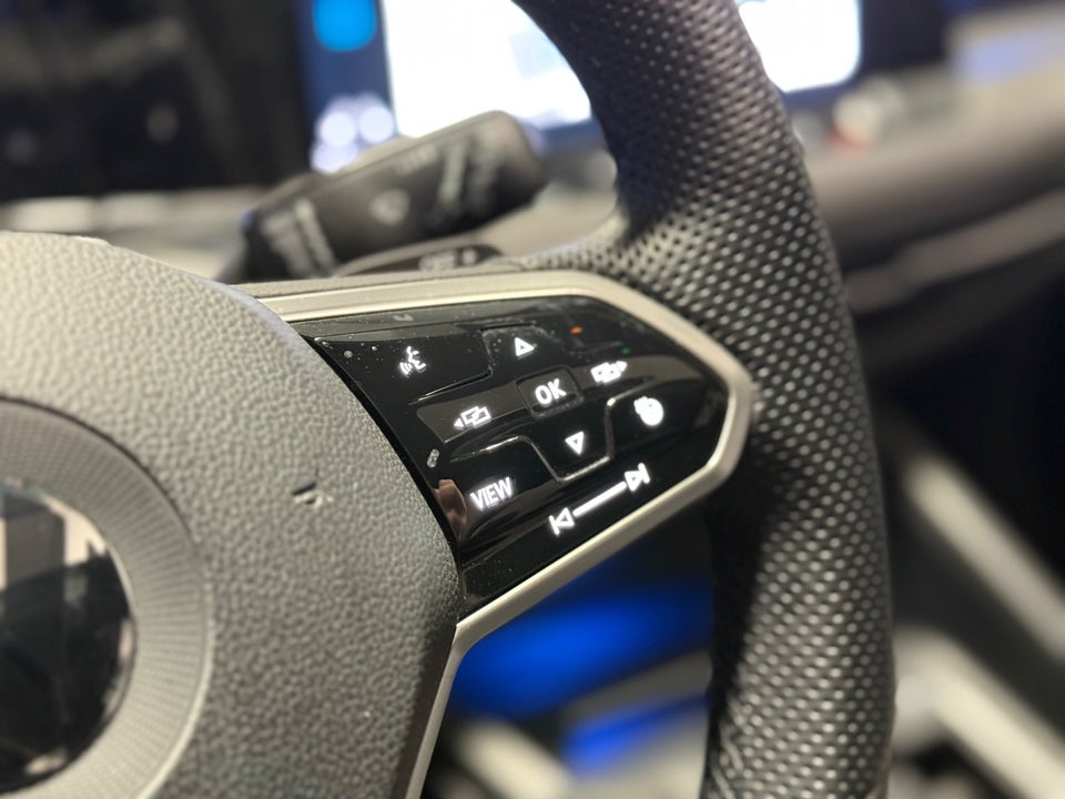 VW Golf VIII 1,4 GTE DSG 5d