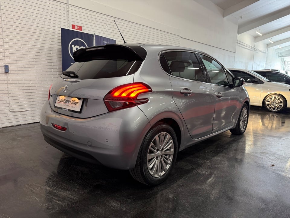 Peugeot 208 1,5 BlueHDi 100 Infinity Sky 5d