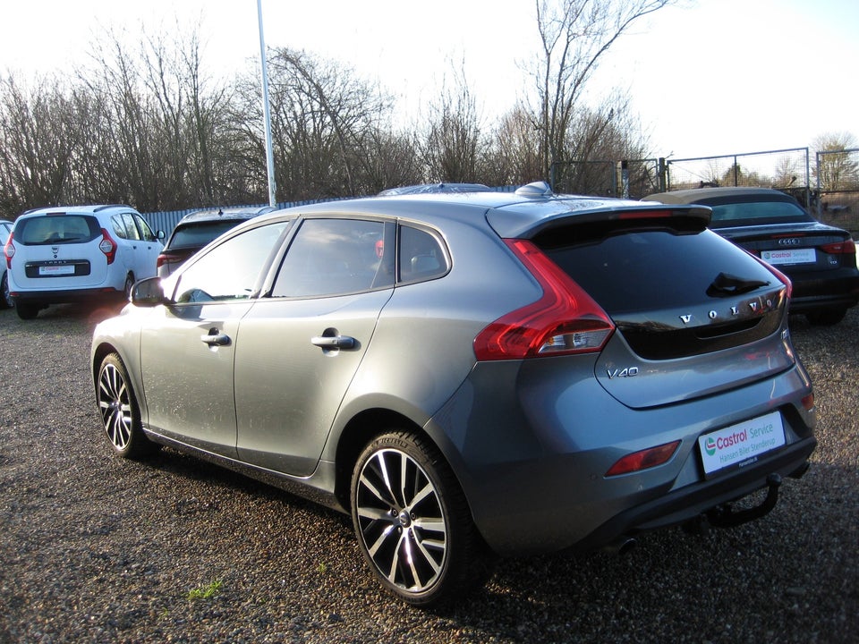 Volvo V40 2,0 D3 150 Momentum aut. 5d