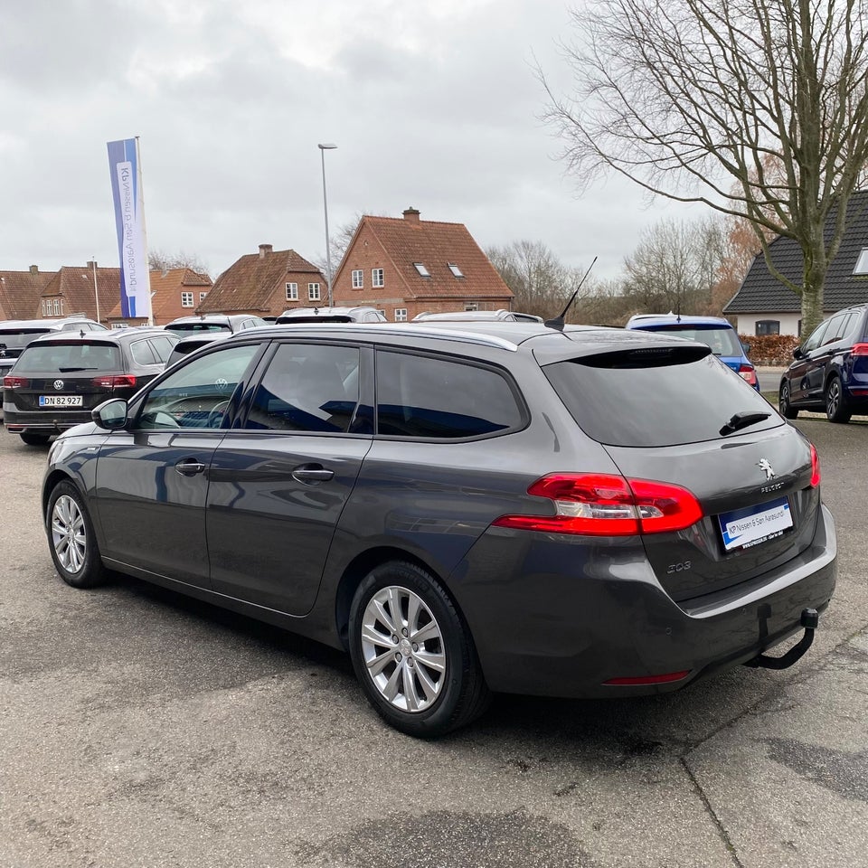 Peugeot 308 1,5 BlueHDi 130 Style SW 5d