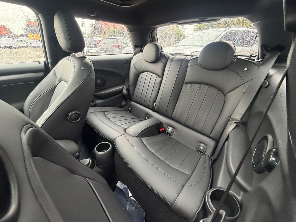 MINI Cooper SE Maximise 3d