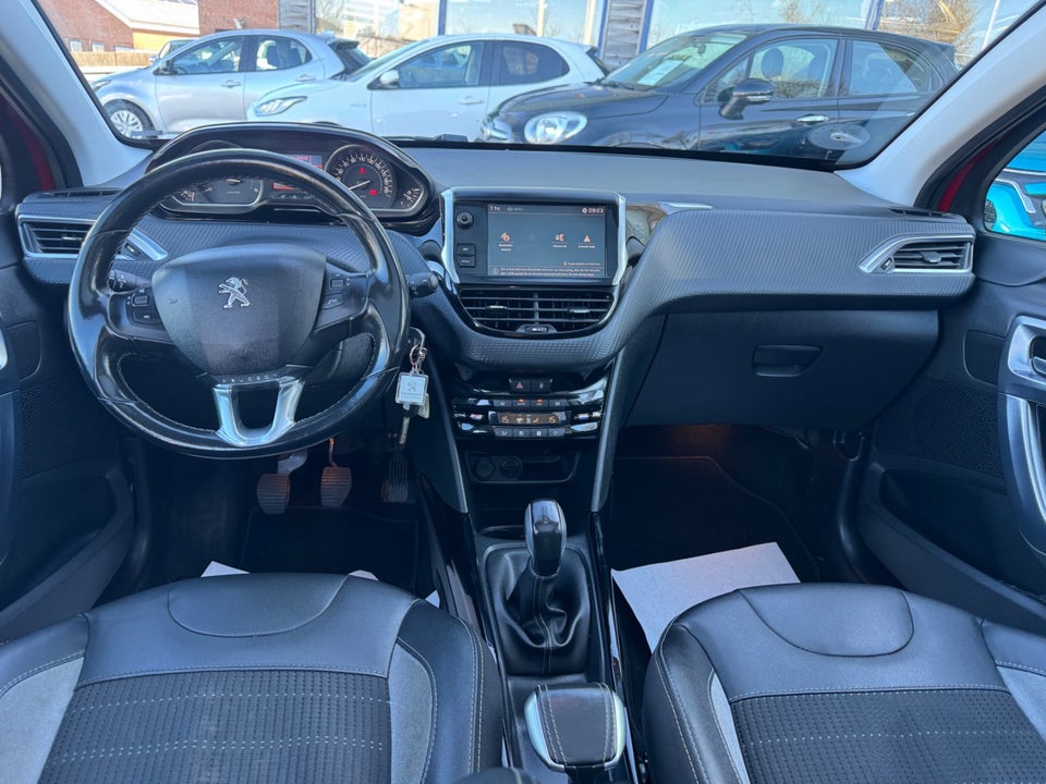 Peugeot 2008 1,6 BlueHDi 100 Allure Sky 5d
