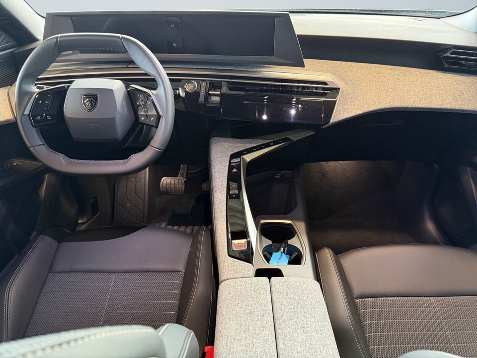 Peugeot e-5008 77 Allure Pack 7prs 5d