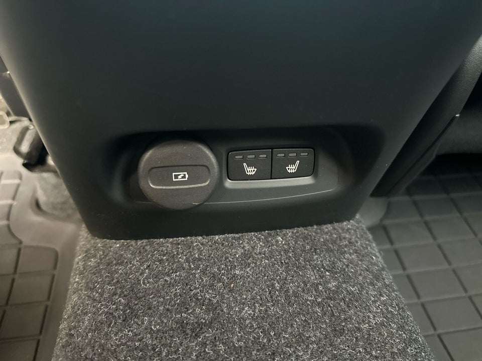 Volvo EX40 Extended Range Black Edition 5d