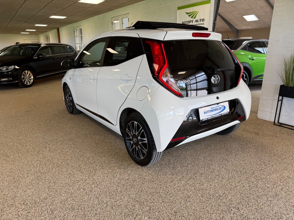 Toyota Aygo 1,0 VVT-i x-sky x-shift 5d