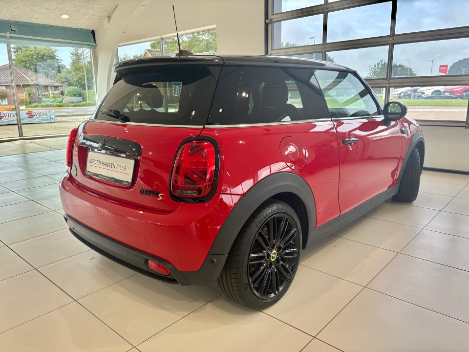 MINI Cooper SE Essential 3d