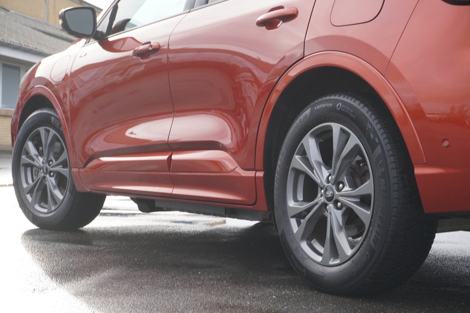 Ford Kuga 2,5 PHEV ST-Line CVT 5d