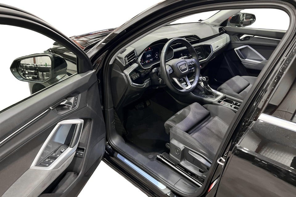 Audi Q3 45 TFSi e Attitude plus S-tr. 5d