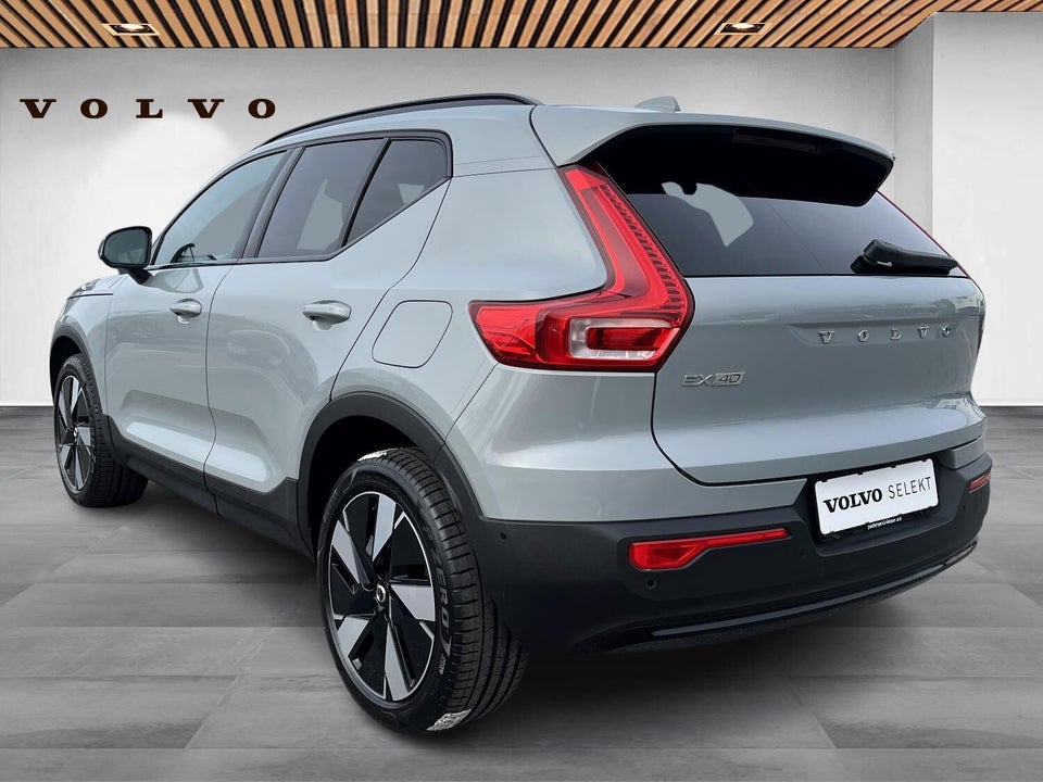 Volvo EX40 Extended Range Plus 5d