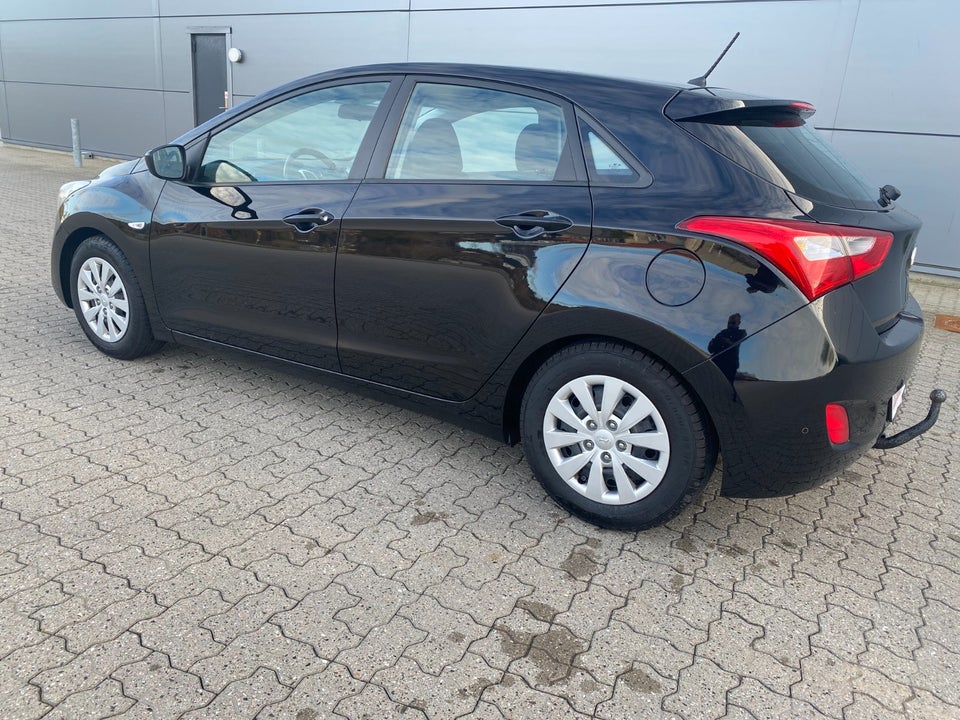 Hyundai i30 1,6 GDi Style Eco 5d