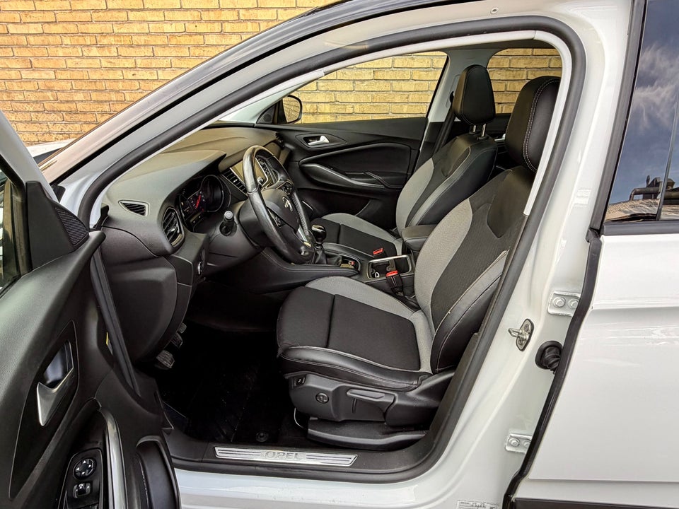 Opel Grandland X 1,2 T 130 Exclusive 5d
