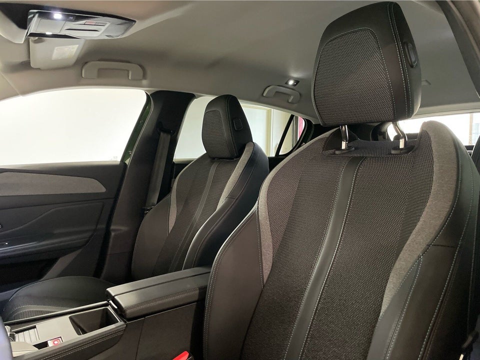 Peugeot 308 1,6 Hybrid First Selection EAT8 5d