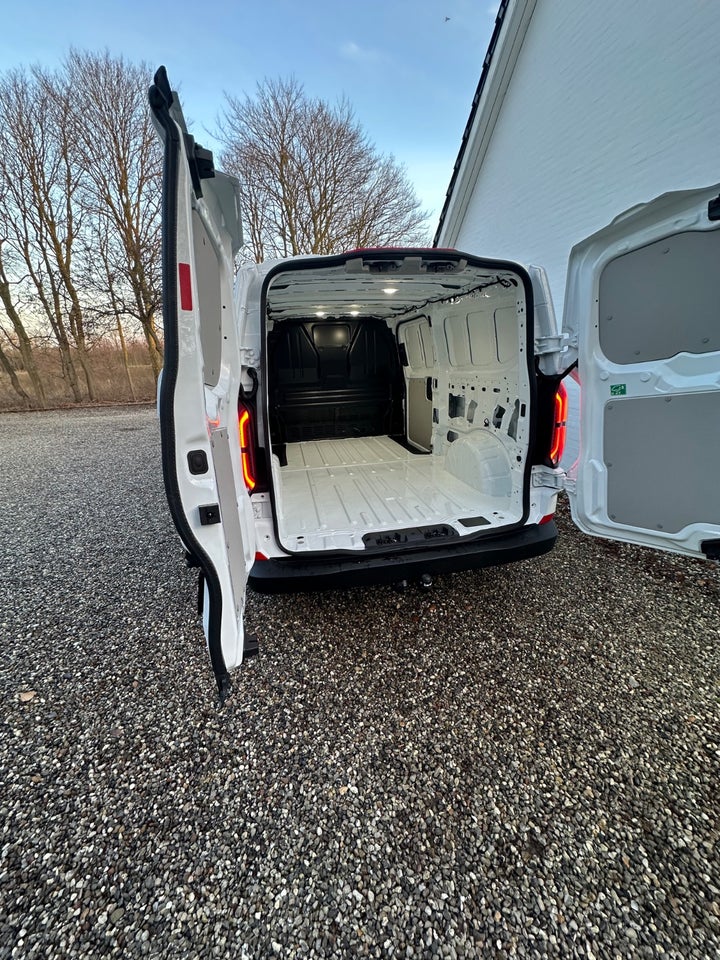 Ford E-Transit Custom 340L 64 Trend
