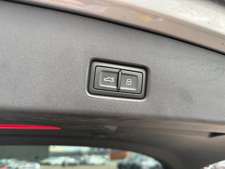 Audi Q4 e-tron 40 Advanced 5d