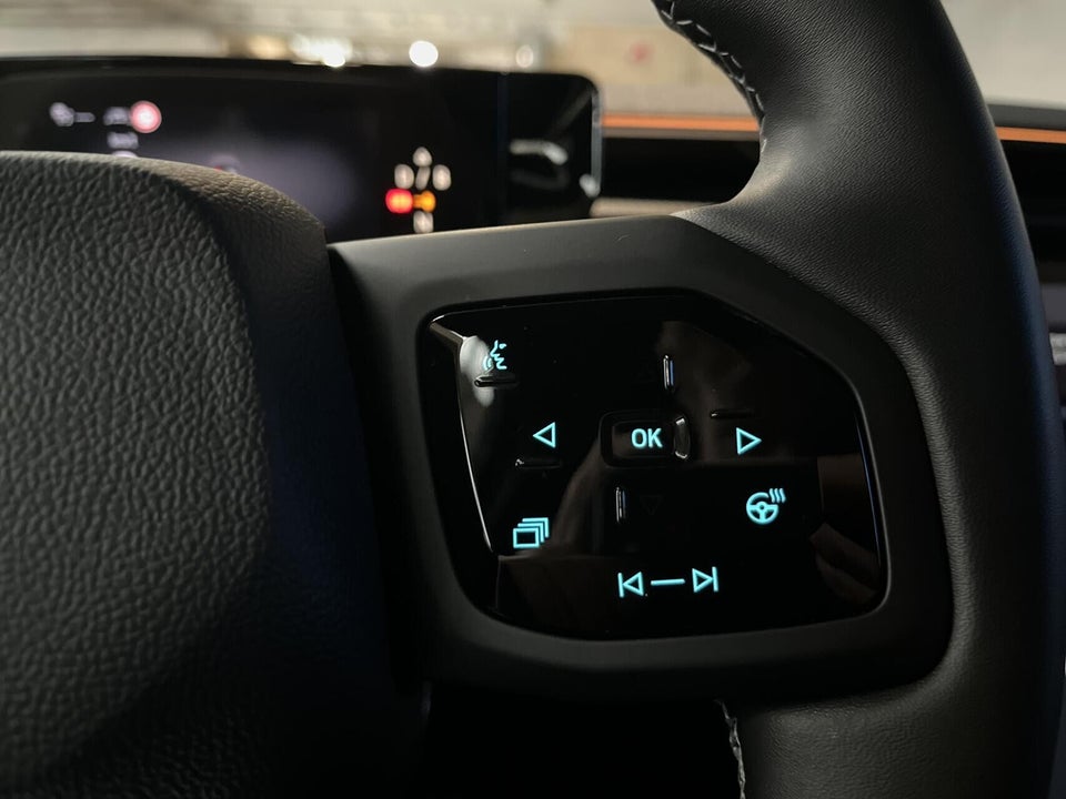 Ford Explorer 84 Premium Extended Range AWD 5d