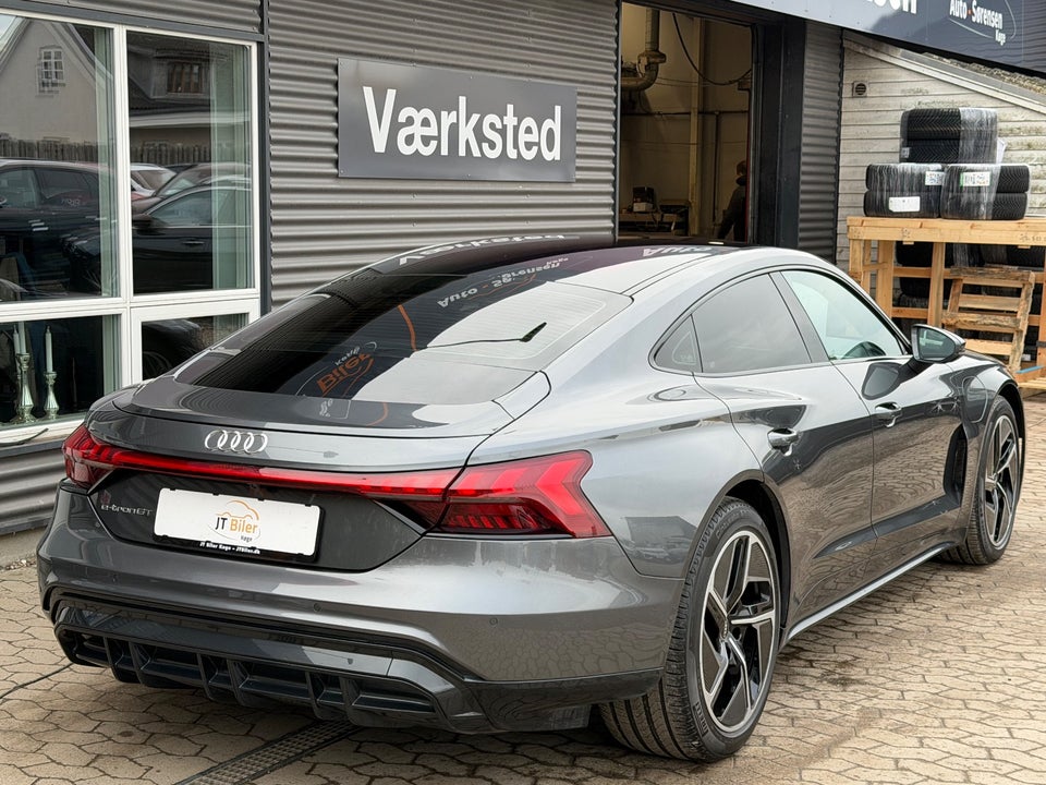 Audi e-tron GT quattro 4d