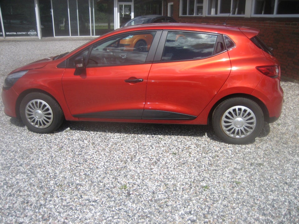 Renault Clio IV 1,2 16V Authentique 5d