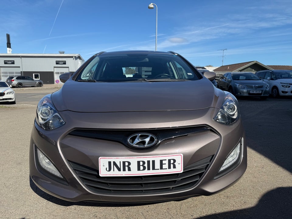 Hyundai i30 1,6 CRDi 110 Comfort Go! CW 5d