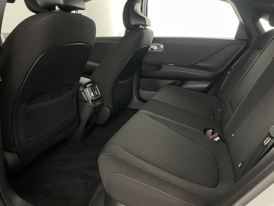 Hyundai Ioniq 6 53 Essential 4d