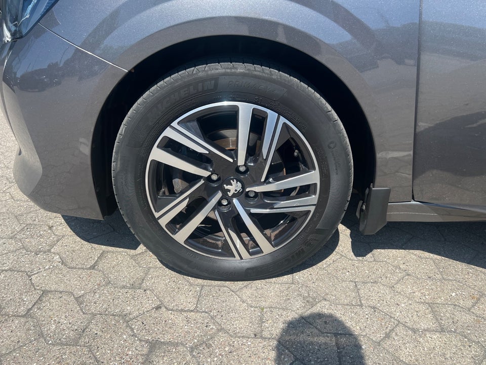 Peugeot 208 1,2 PureTech 100 Allure 5d
