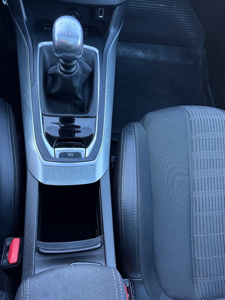 Peugeot 308 1,6 BlueHDi 120 Allure Sky SW 5d