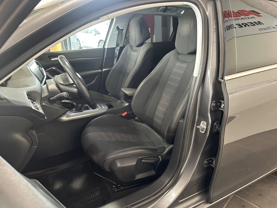 Peugeot 308 1,5 BlueHDi 130 Selection Sky SW 5d