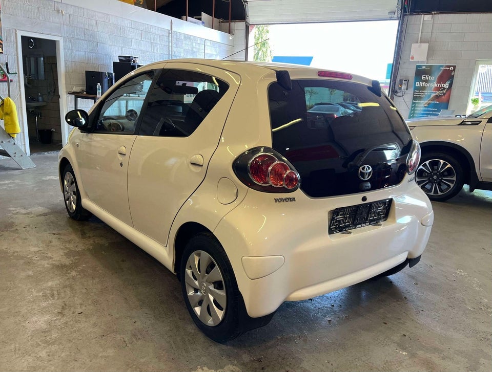 Toyota Aygo 1,0 VVT-i T2 5d