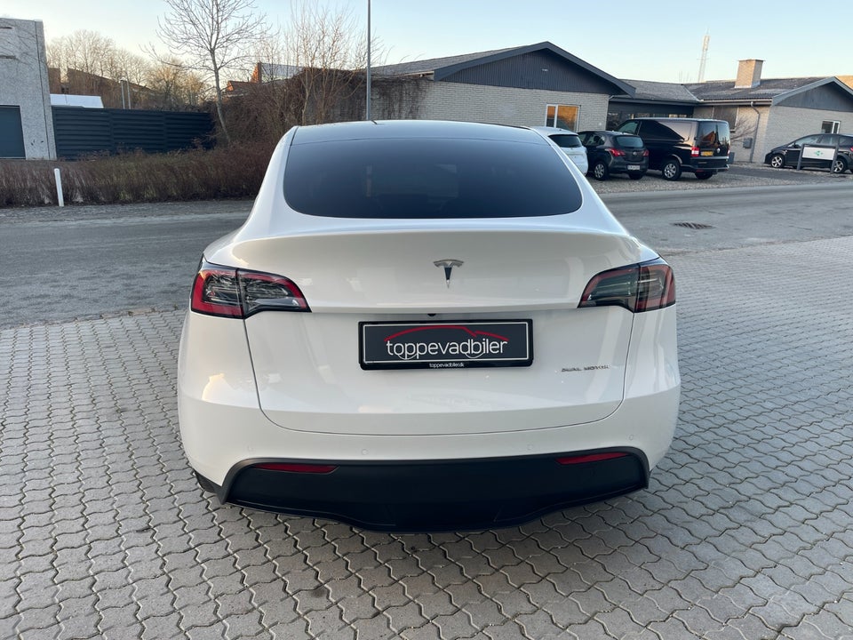 Tesla Model Y Long Range AWD 5d