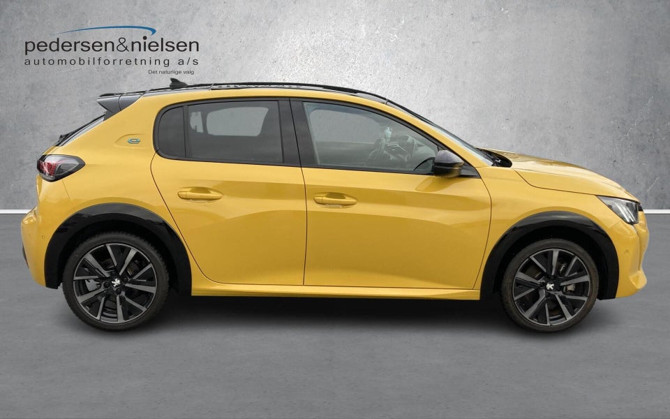 Peugeot e-208 50 GT 5d