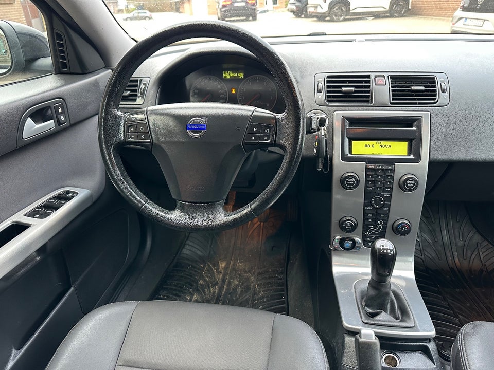 Volvo V50 1,8 Momentum 5d