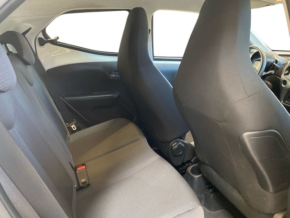 Toyota Aygo 1,0 VVT-i x-press 5d