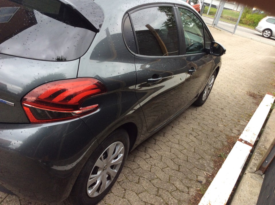 Peugeot 208 1,2 VTi 82 Allure 5d