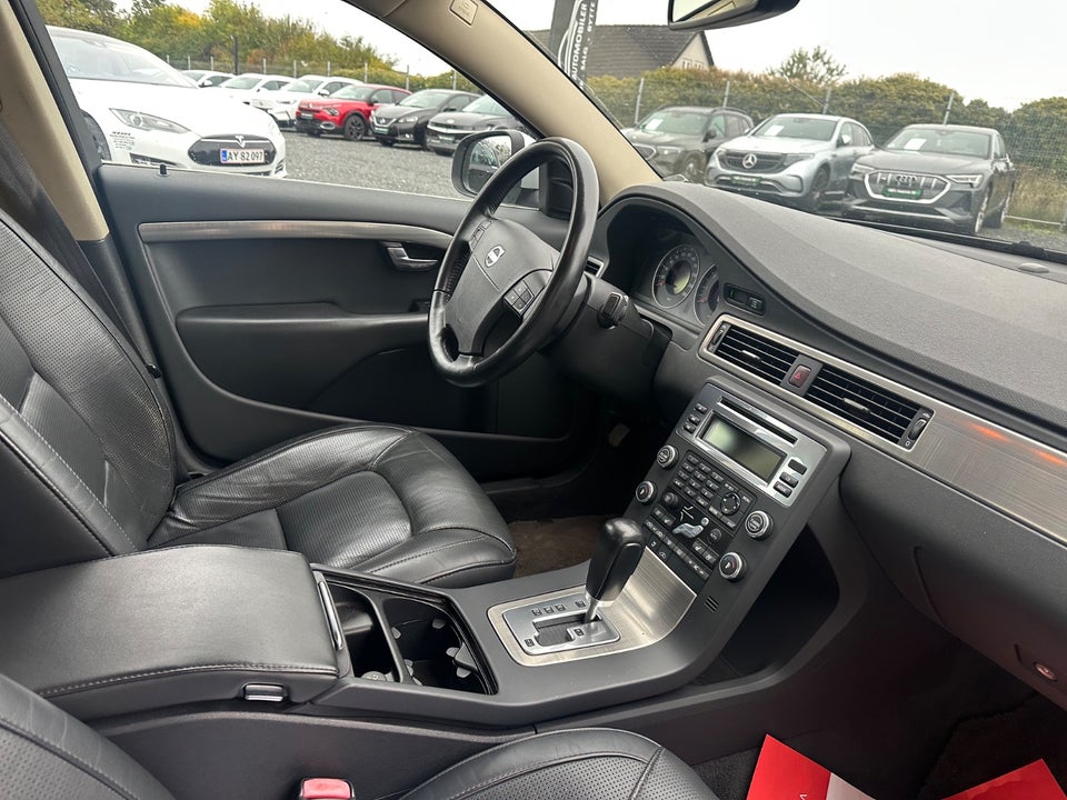 Volvo S80 2,5 T Summum aut. 4d