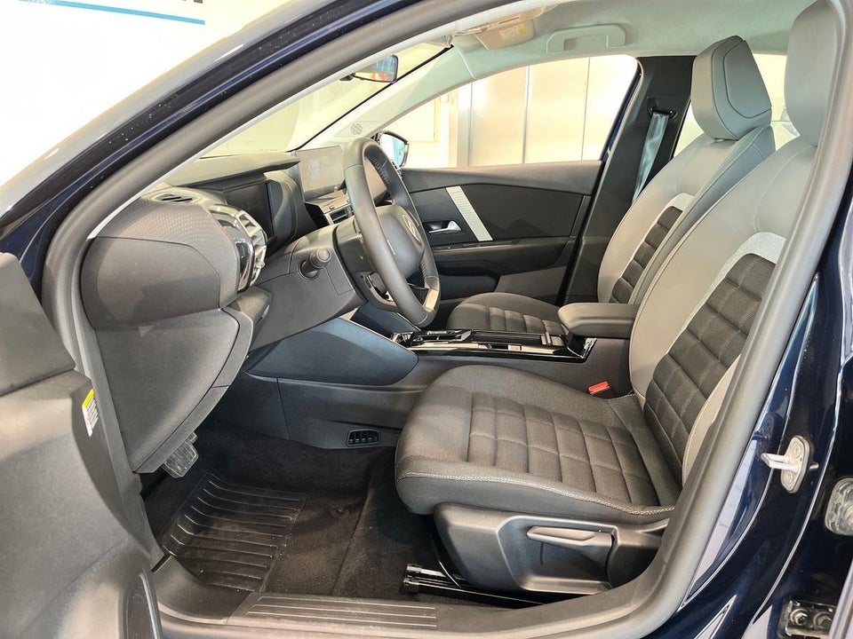 Citroën ë-C4 X 54 Plus 4d