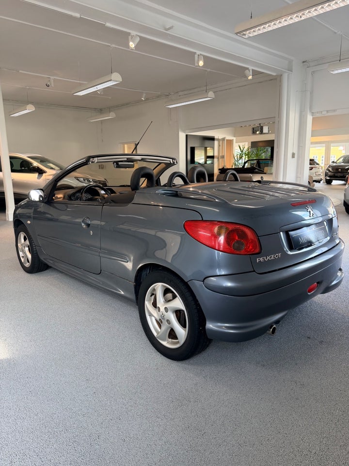 Peugeot 206 1,6 16V CC 2d