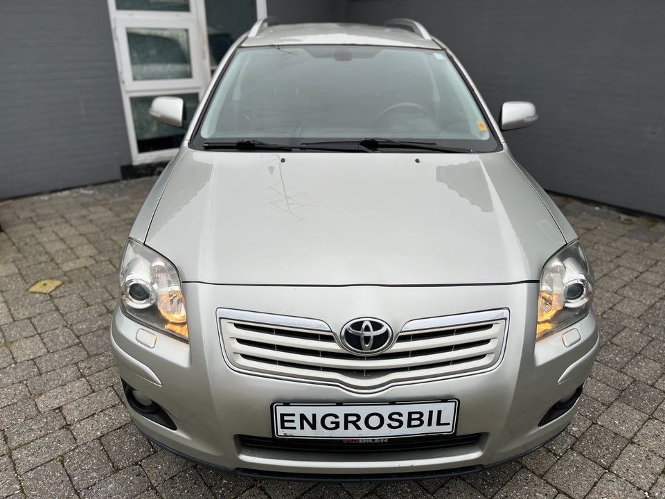 Toyota Avensis 1,8 VVT-i Terra stc. 5d