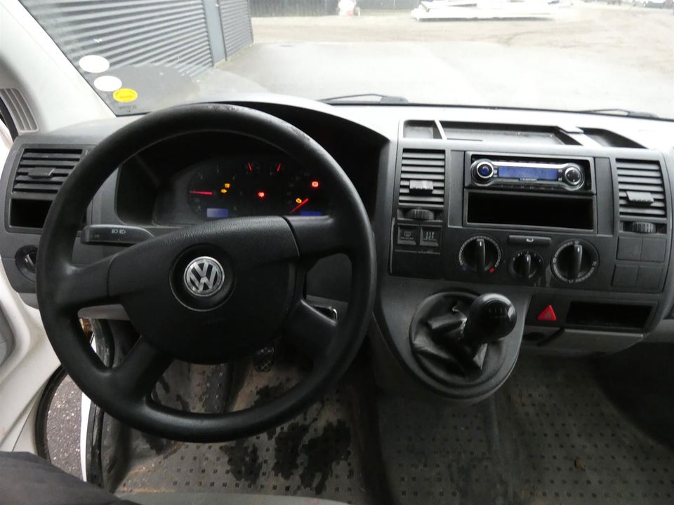 VW Transporter 1,9 TDi 102 lang 5d